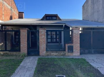 Casa · 136m² · 4 Ambientes · 4 Cocheras · Venta Casa 4 Ambientes en Pilar, Cerca de Autop. Panamericana, Apta Crédito