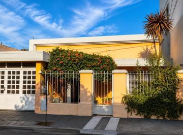 Casa · 179m² · 6 Ambientes · 1 Cochera · Casa en San Nicolas de Los Arroyos
