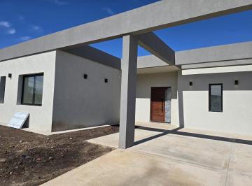 Casa · 168m² · 4 Ambientes · 1 Cochera · Venta Casa en Medal Cc