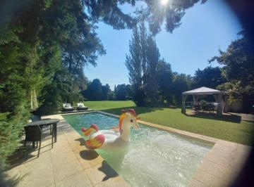Casa · 253m² · 6 Ambientes · 5 Cocheras · Casa en Venta, 6 Ambientes, en Saint Thomas Sur Canning