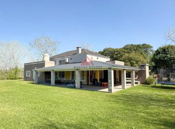 Casa · 190m² · Casa Chalet en Venta en Chacras del Molino, Exaltación de La Cruz, G. B. a. Zona Norte