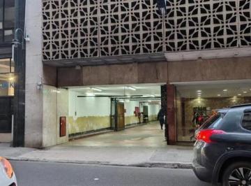 Garage · 11m² · Cochera en Alquiler en Viamonte Al 700, Caba