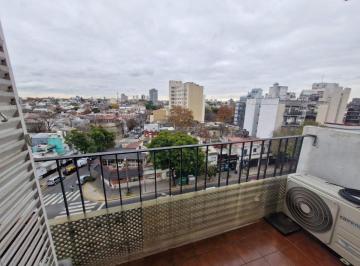 Departamento de 2 ambientes, Floresta · Excelente 2 Ambientes, Semipiso, Entrada Doble Circulación Al Frente C/ Balcon