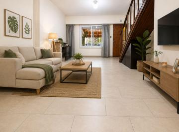 Casa · 95m² · 4 Ambientes · 1 Cochera · Venta Duplex Cuatro Ambientes Castelar Parque