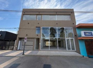 Local comercial · 750m² · 4 Ambientes · 7 Cocheras · Local en Alquiler en Funes