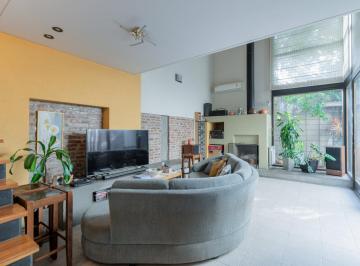 Casa · 264m² · 4 Ambientes · 2 Cocheras · Casa Moderna Al Frente + Casa a Reciclar Al Fondo. Lote 8 X 29. Jardin. Cochera. Parrilla. Avellaneda