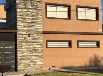 Local comercial · 55m² · 2 Ambientes · PH Independiente, Solo Son Dos Unidades. Frente