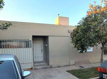 Casa de 6 ambientes, Buena Nueva · Excelente Inmueble Barrio Parrales de Soeva (Apta Credito Hipotecario)