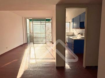 ¡Cómodo dpto de 2 dormitorios en excelente ubicación! Justo en la esquina de Mer · Vendo 3 Ambientes en Floresta/vélez