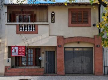 Casa · 3 Dormitorios · 1 Cochera · Casa en Villa Crespo