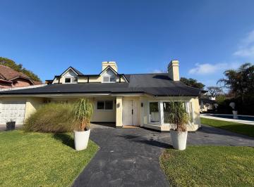 Casa · 400m² · 6 Ambientes · 4 Cocheras · Casa en Venta en Los Lagartos Country Club