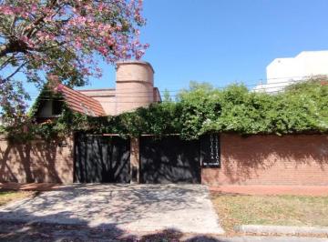 Casa · 274m² · 6 Ambientes · 4 Cocheras · Casa en Alquiler en Tolosa - Dacal Bienes Raíces