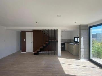 Casa · 95m² · 3 Ambientes · 2 Cocheras · Casa en City Bell