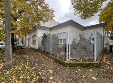 Casa · 200m² · 4 Ambientes · Venta Casa con Galpon en Conjunto