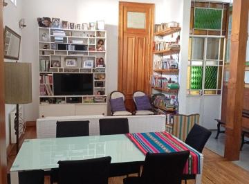 Departamento de 3 ambientes, Balvanera · Viamonte y Azcuenaga. Antiguo Externo, Reciclado y Luminoso