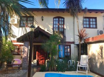 Casa · 95m² · 3 Ambientes · 1 Cochera · Casa en PH 3/4 Ambientes Patio Pileta Garaje Muñiz