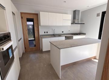 Casa · 650m² · 7 Ambientes · 2 Cocheras · Casa en Venta Barrio Rincon Viamonte