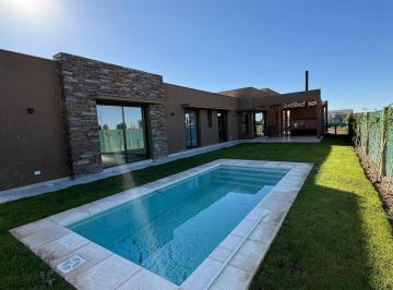 Casa · 185m² · 6 Ambientes · 1 Cochera · Barrio Gran Boedo Entre Terrada y Vieytes