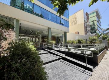 Oficina comercial · 220m² · 6 Ambientes · 3 Cocheras · Oficina de 220 m² con 3 Cocheras en Edificio Corporativo en Alquiler Ubicado en Vicente López.