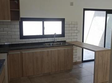 Casa · 107m² · 4 Ambientes · 1 Cochera · La Paya 2 - Dúplex 3 Dorm - (Zona Tejas 2)