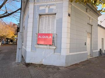 Casa de 3 ambientes, La Plata · Casa en Alquiler 5 Esq 37