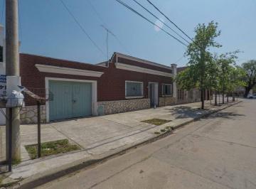 Casa · 149m² · 4 Ambientes · 2 Cocheras · Venta Casa Jesus Maria 2 Dorm.