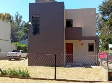 Casa de 3 ambientes, Mar del Plata · Chalet Moderno en Venta en Dos Plantas en Los Acantilados