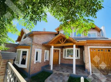 Casa · 275m² · 3 Dormitorios · 1 Cochera · Casa 3 Hab, Apta Credito - Gral. Roca - Libertad 1171