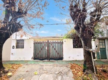 Casa · 65m² · 3 Ambientes · 1 Cochera · Casa en La Plata