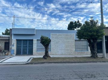 Casa · 275m² · 6 Ambientes · 1 Cochera · Venta Casa 4 Dorm. Zona Parque Guillermina
