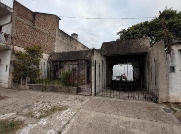 Casa · 175m² · 3 Ambientes · 2 Cocheras · Casa en Venta a Reciclar/demoler