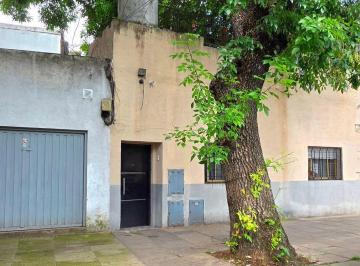 PH · 57m² · 3 Ambientes · Carlos Ortiz 1290: PH 3amb. 2 Cocinas 2 Baños Patio
