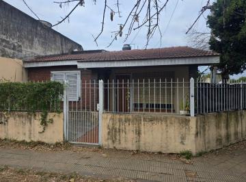 ADP-ADP-404_2 · Alquiler 3 Ambientes con Entrada Para Auto! Calzada