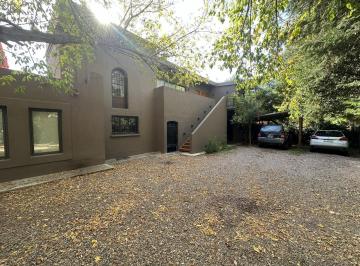Local comercial · 467m² · 11 Ambientes · Posada en Venta en Pleno Chacras de Coria - Ideal Para Inversion Tursistica