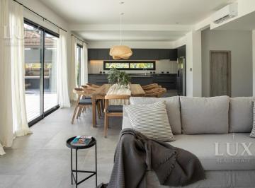 Casa · 300m² · 6 Ambientes · 4 Cocheras · Casa Amoblada en Alquiler Anual a La Laguna, Marinas Puertos Escobar