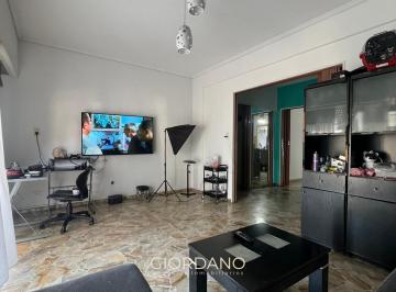 Casa · 220m² · 4 Ambientes · Venta de Vivienda Local Comercial en Quilmes