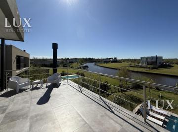 Casa · 220m² · 5 Ambientes · 4 Cocheras · Casa en Alquiler Temporario El Cazal Barrio Nautico