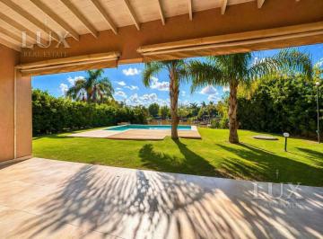 Casa · 200m² · 5 Ambientes · 4 Cocheras · Casa Al Rio en Venta y Alquiler
