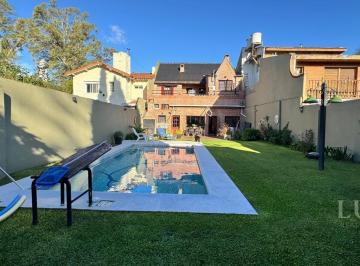 Casa · 227m² · 6 Ambientes · 3 Cocheras · Casa en Villa Devoto