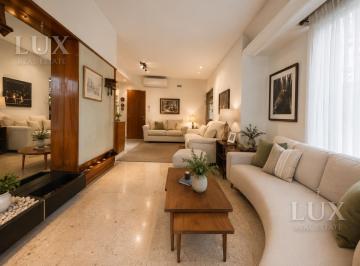 Casa · 300m² · 6 Ambientes · 1 Cochera · Casa en Venta en Banfield con Jardin Oeste Sobre Alvear