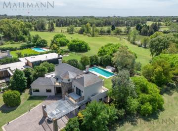 Casa · 321m² · 9 Ambientes · 2 Cocheras · Venta Casa 3 Dorm. en Estancias del Pilar