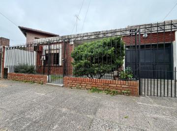 Casa · 155m² · 4 Ambientes · 1 Cochera · Casa 4 Ambientes en Venta en Lomas de Zamora