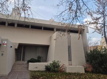 Casa de 8 ambientes, Ciudad de Mendoza · Casa Única de Diseño
