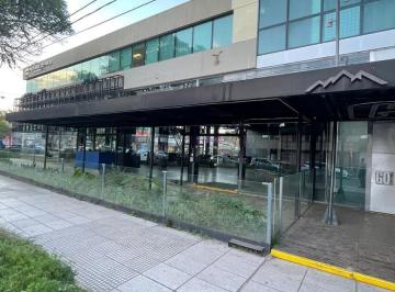 Local comercial · 400m² · 4 Ambientes · 1 Cochera · Local en Alquiler