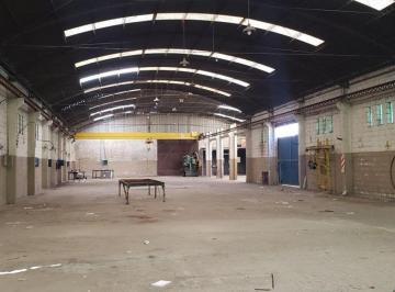 Bodega-Galpón · 1267m² · 7 Cocheras · Se Vende Gran Galpon C/puente Grua, Cercano a Circunvalacion