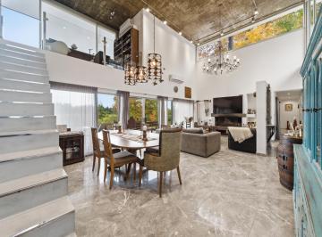 Casa · 207m² · 8 Ambientes · 3 Cocheras · Venta Casa en Club de Polo La Cañada