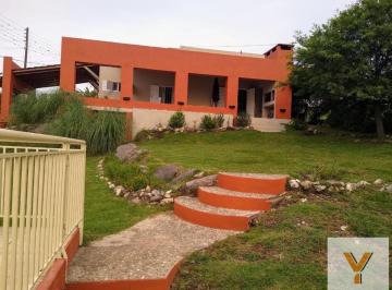 Casa · 150m² · 5 Ambientes · 2 Cocheras · Casa en Venta - 4 Dorm. 3 Baños - Villa Carlos Paz