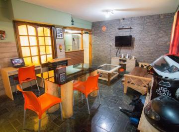 PH · 69m² · 4 Ambientes · 1 Cochera · PH en Venta - 3 Dorm. 1 Baño - 69 m² Cubiertos - Lomas del Mirador