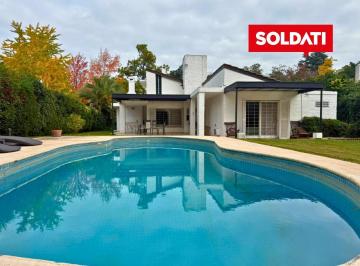Casa · 105m² · 5 Ambientes · 2 Cocheras · Venta Casa, Highland Cc, Lote de 876 m² con Vista Abierta Al Golf