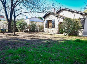 Casa · 94m² · 3 Ambientes · 1 Cochera · Casa en Venta en Carlos Spegazzini